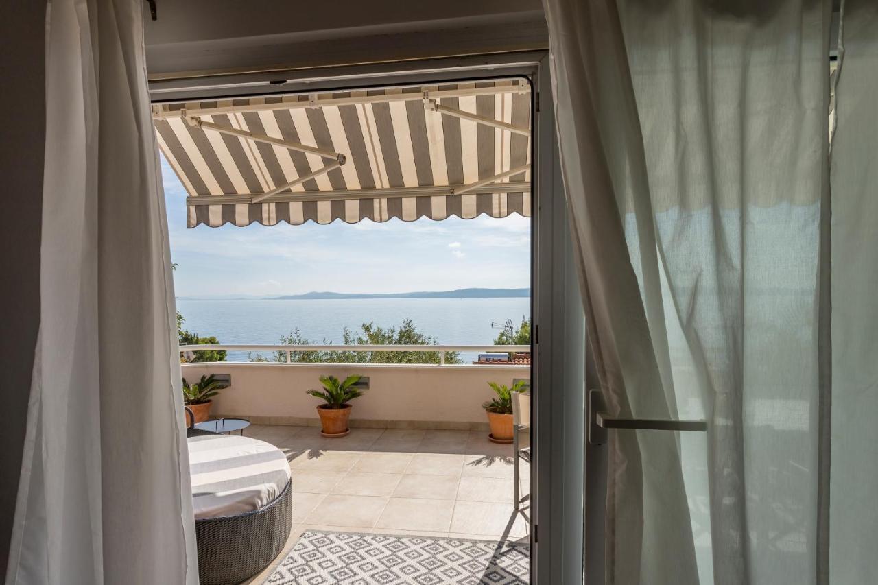 Holiday Home Lola, Sea On A Palm! Heated Pool Trogir Eksteriør billede