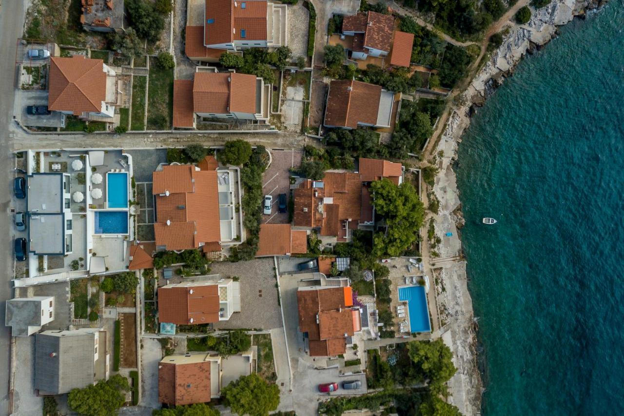 Holiday Home Lola, Sea On A Palm! Heated Pool Trogir Eksteriør billede